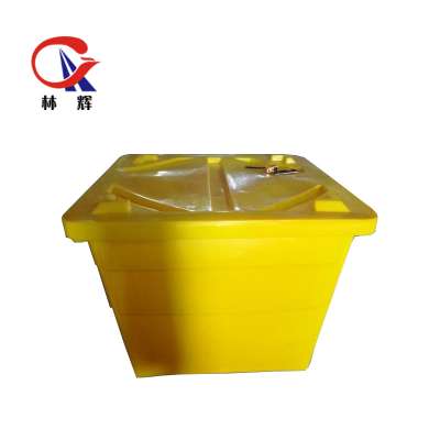 Two-way forkliftable plastic pallet bulk bins